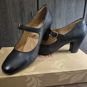 Sofft Black Mary Jane Heels